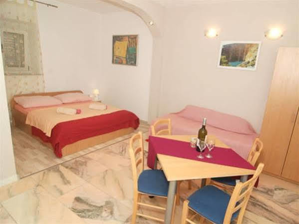 Apartment Emotha